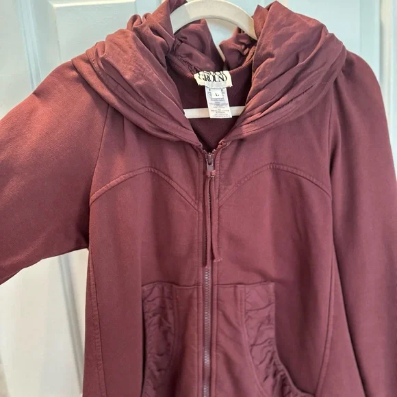 Prairie Underground Cloak Hoodie - Picture 3 of 5